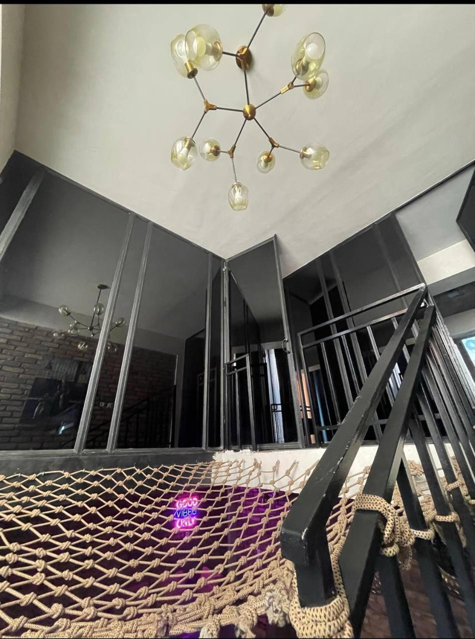 Local Hotel Tashkent Bagian luar foto