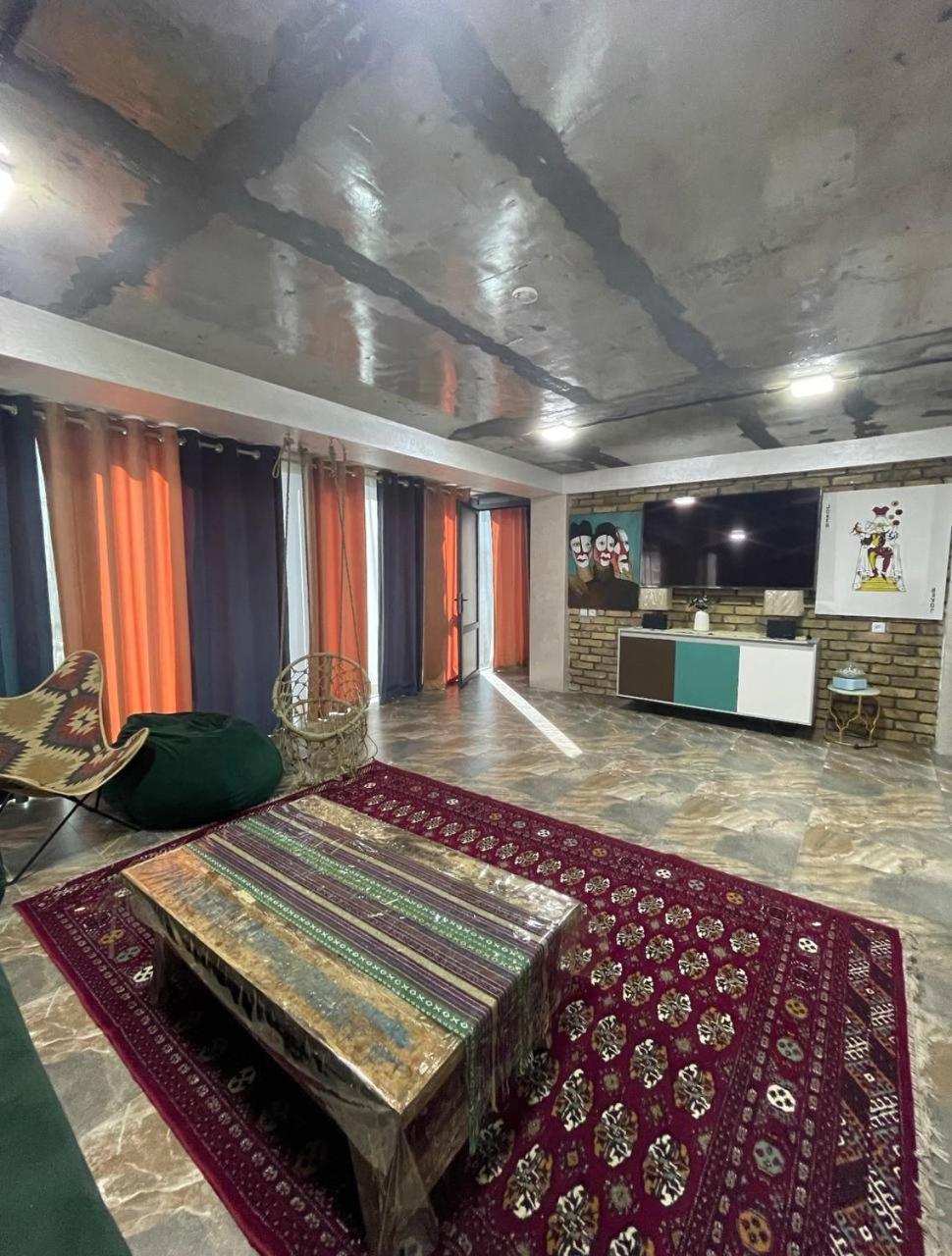 Local Hotel Tashkent Bagian luar foto